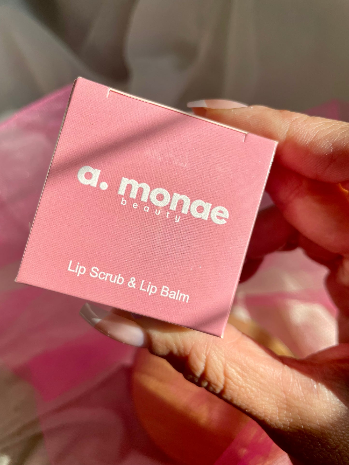 the DUO - A MONAE "SCRUB&BALM" lip care